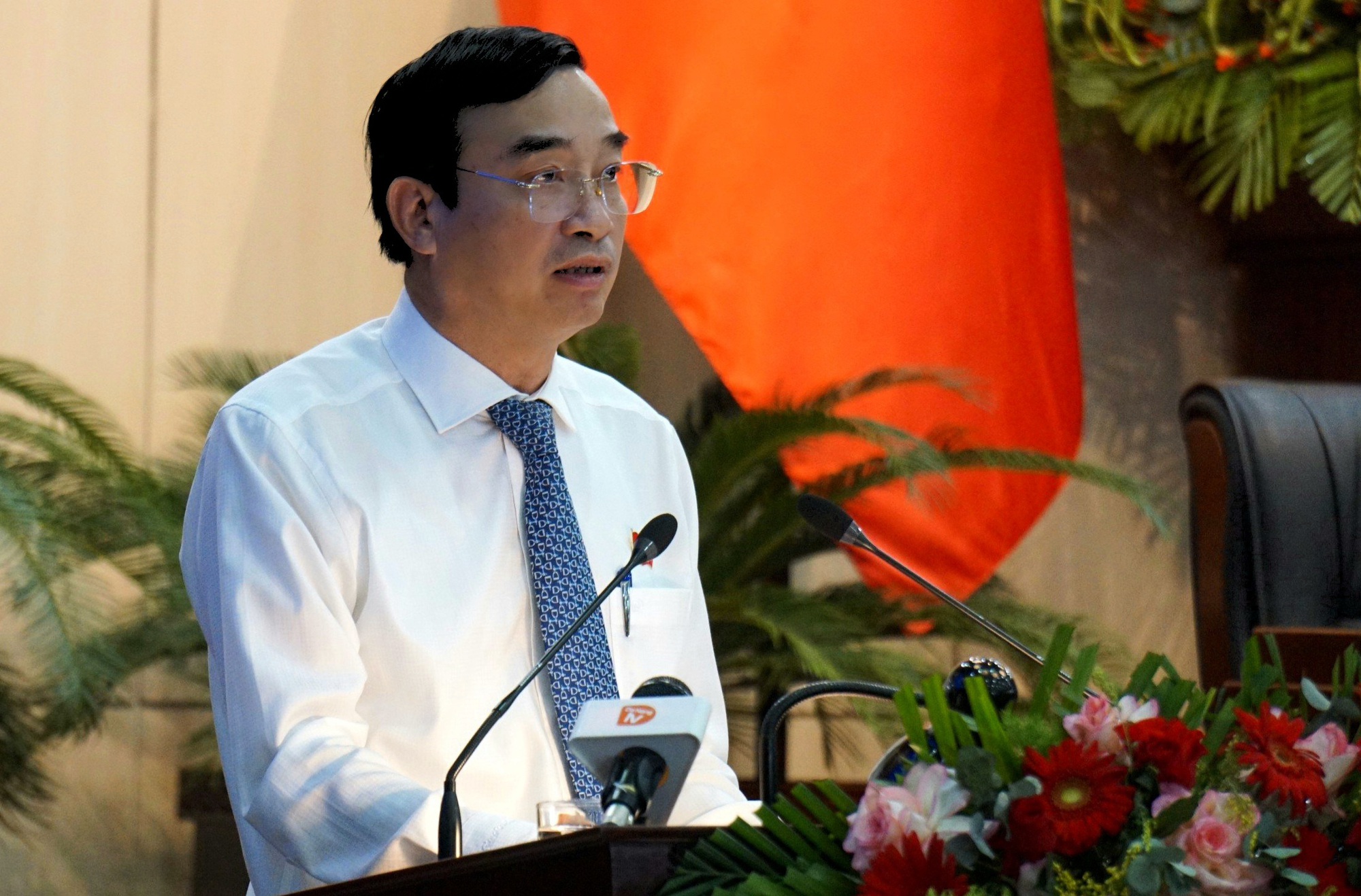 Chủ tịch Đà Nẵng: Chăm lo Tết cho người dân, hoàn thành các dự án giao thông trọng điểm - Ảnh 1.