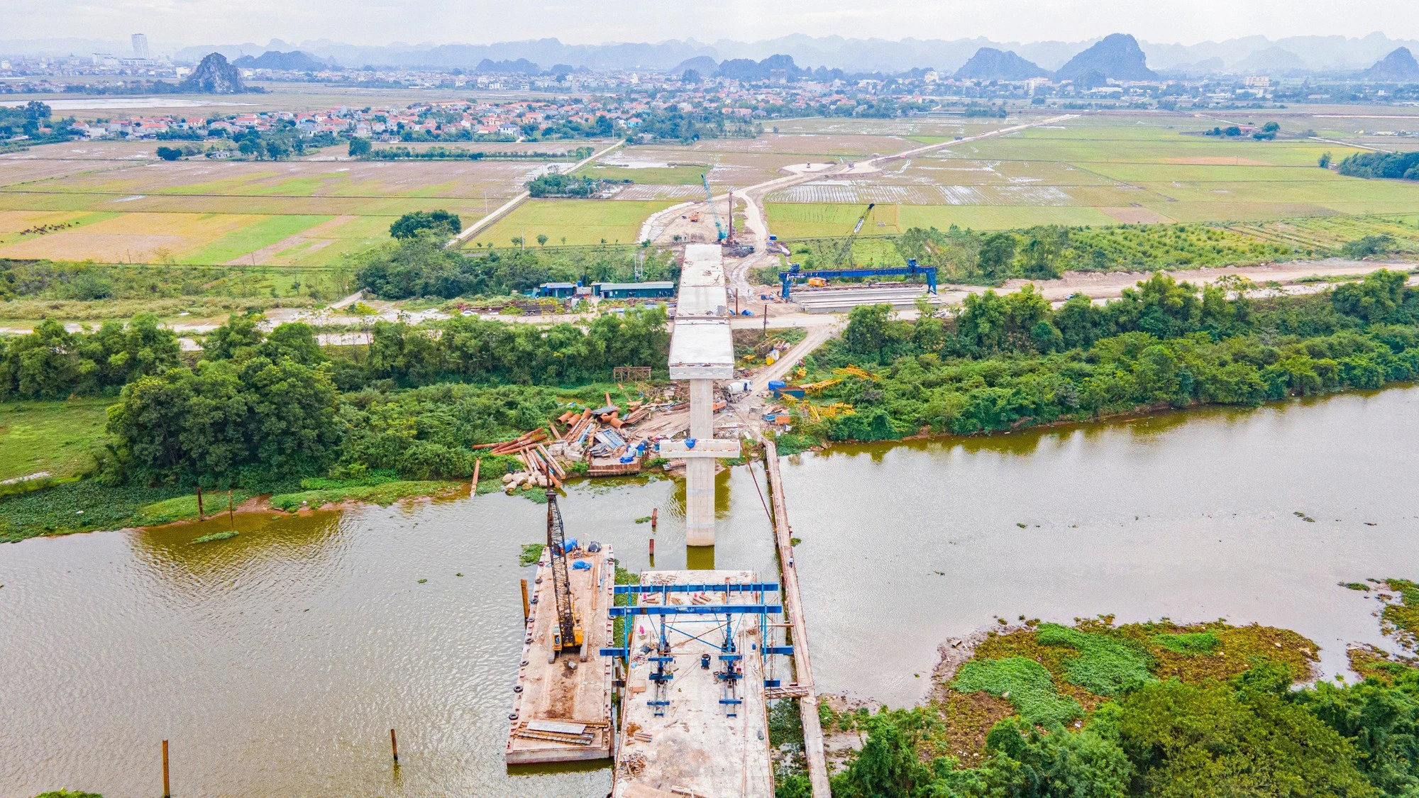 Hợp long cầu Bến Mới nối Nam Định - Ninh Bình - Ảnh 3.
