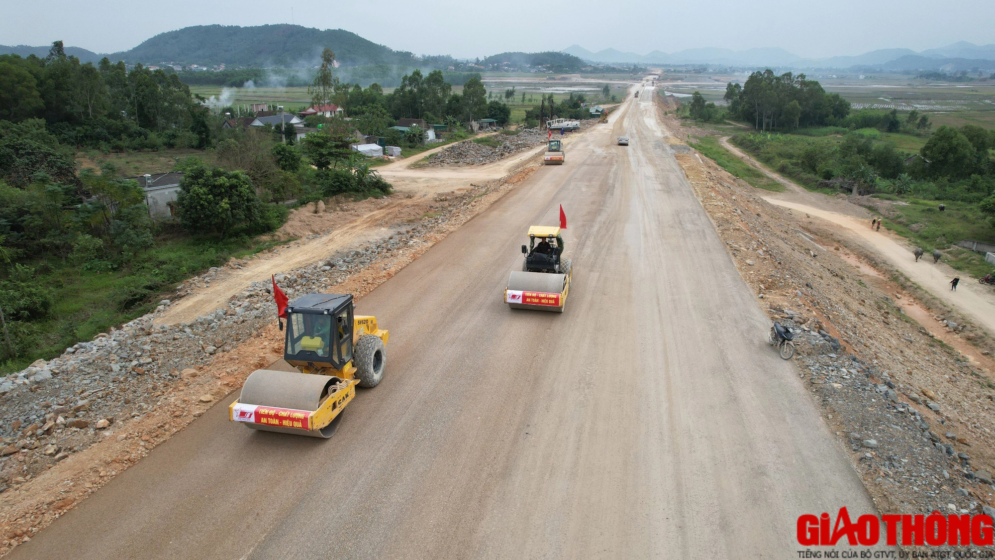 Đua sản lượng trên công trường cao tốc Diễn Châu - Bãi Vọt - Ảnh 7.