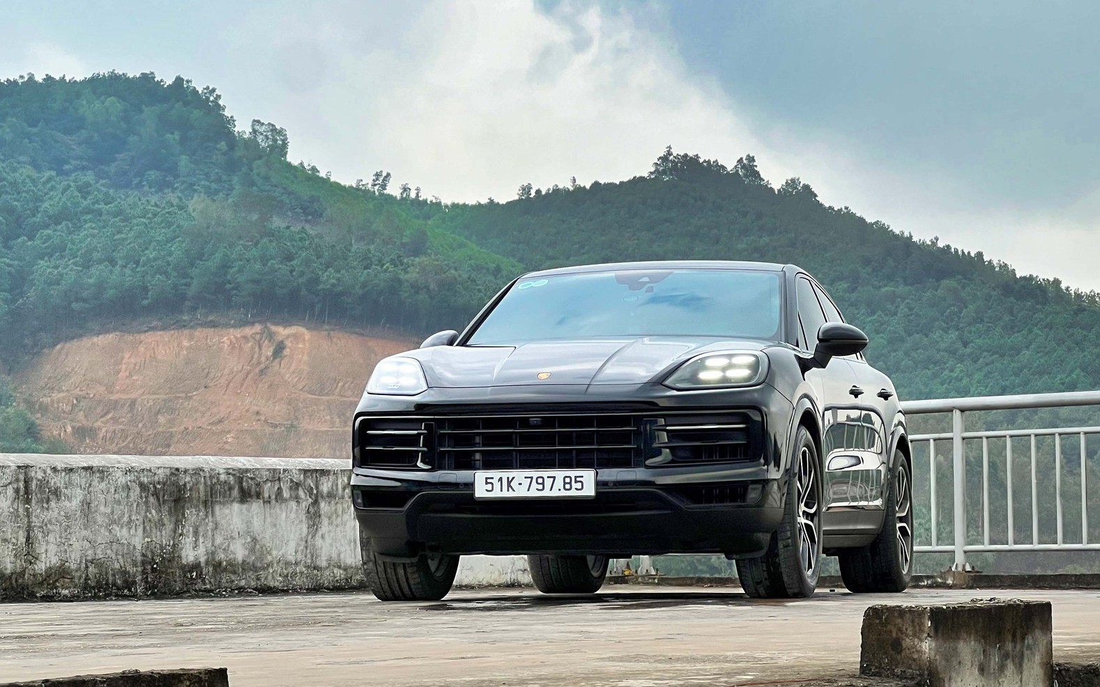 Porsche Cayenne 2024: Phải cầm lái mới cảm nhận hết độ sang xịn