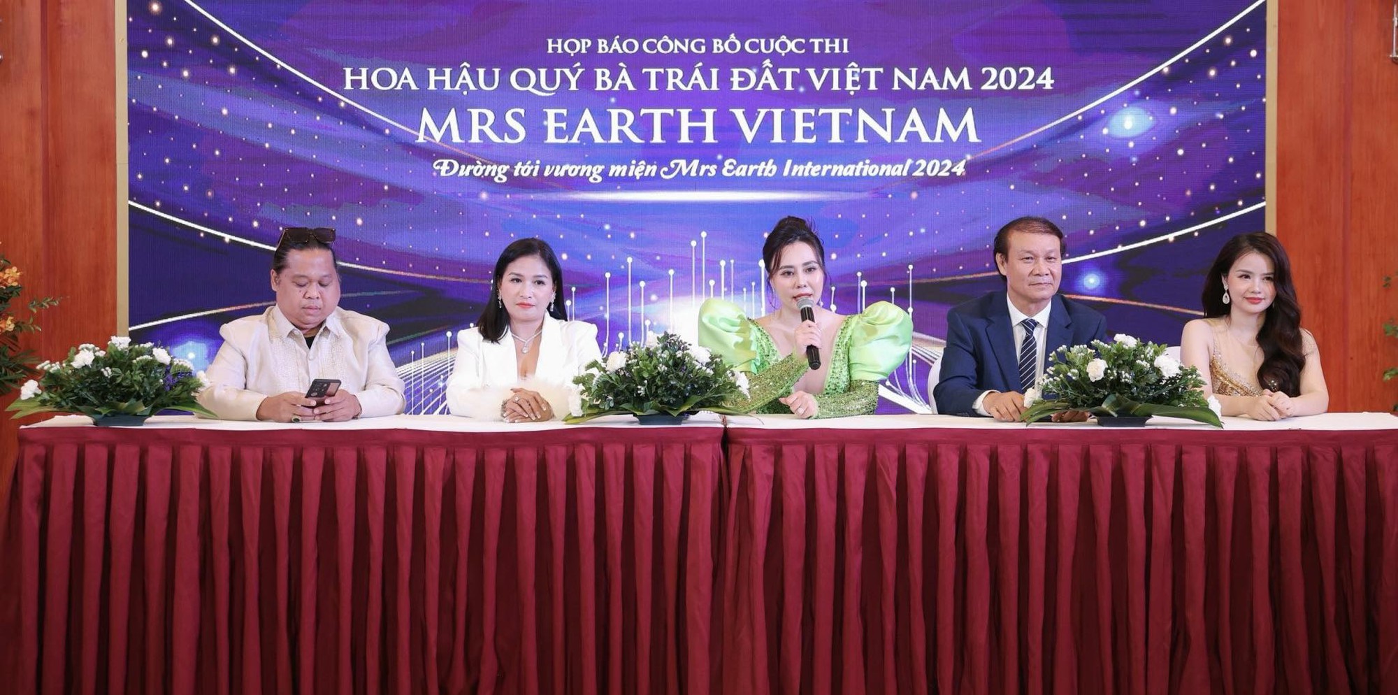Phan Kim Oanh: Tổ chức thi hoa hậu mà ai cũng than lỗ thì còn ai dám làm - Ảnh 1.