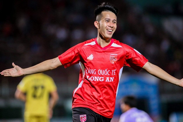 Tiền đạo giải hạng Nhất đạt hiệu suất ghi bàn khiến dàn sao tuyển Việt Nam phải ao ước  - Ảnh 1.