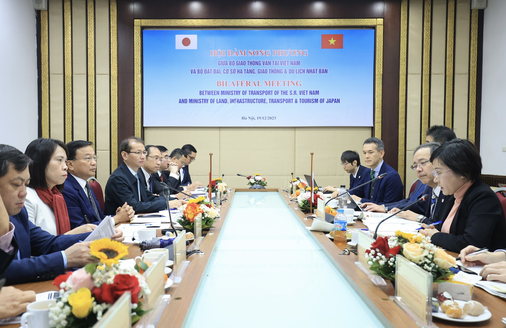 Thúc đẩy hợp tác Việt Nam - Nhật Bản phát triển giao thông bền vững - Ảnh 1.