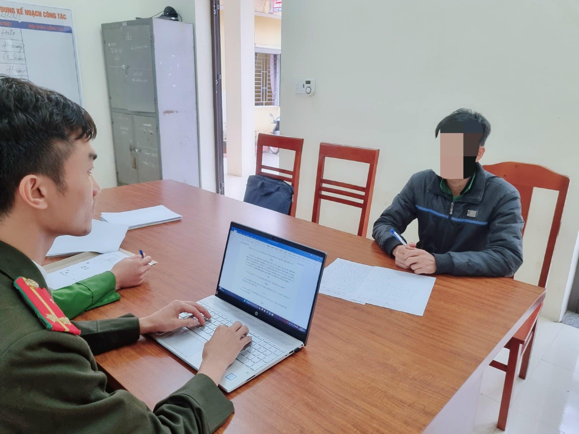 Yên Bái: Xử phạt 7,5 triệu đồng chủ admin lập nhóm chat báo chốt CSGT trên mạng xã hội - Ảnh 1.