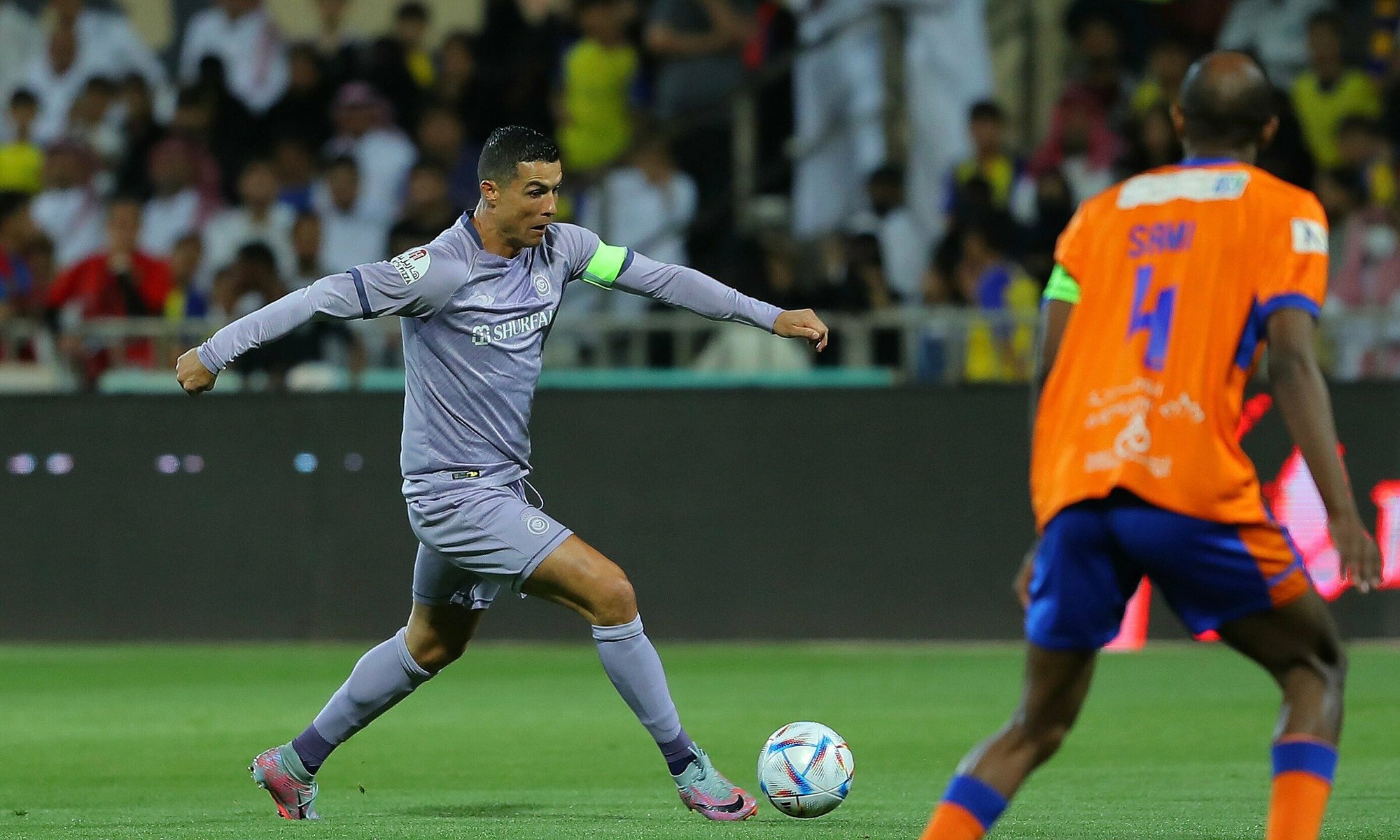 Khó tin, Ronaldo ghi 50 bàn vẫn không lọt top 100 cầu thủ xuất sắc nhất 2023 - Ảnh 1.