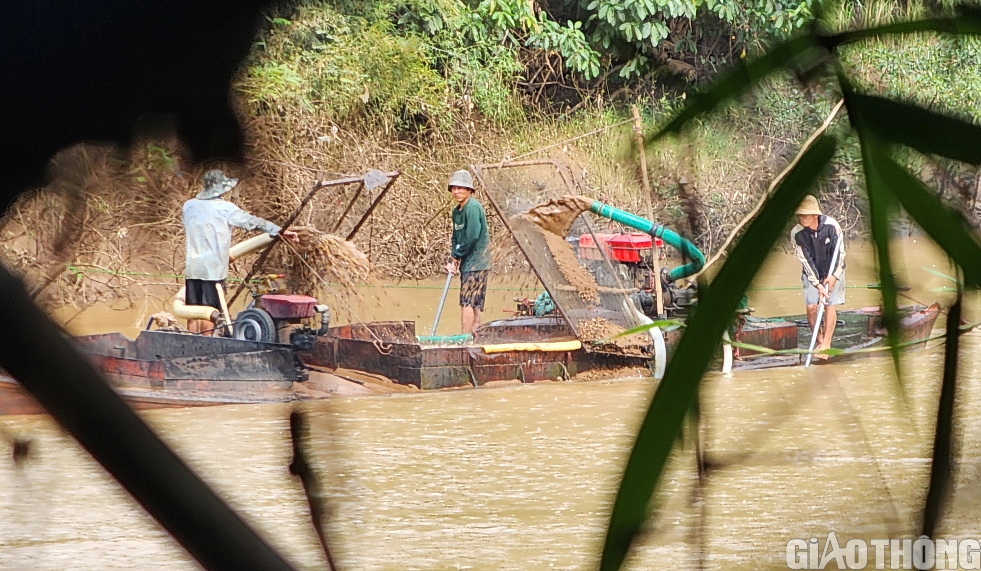 Thông tin mới vụ vi phạm khai thác cát trên sông Ea H’leo ở Đắk Lắk - Ảnh 3.