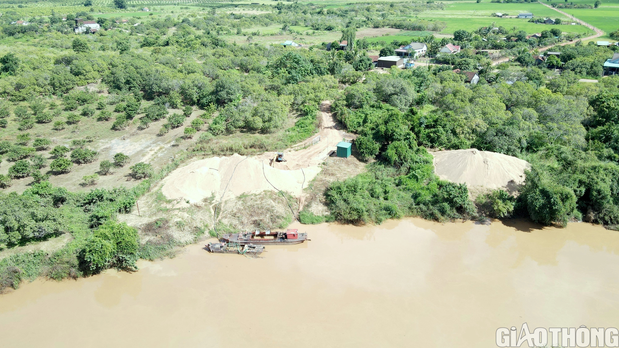 Thông tin mới vụ vi phạm khai thác cát trên sông Ea H’leo ở Đắk Lắk - Ảnh 4.