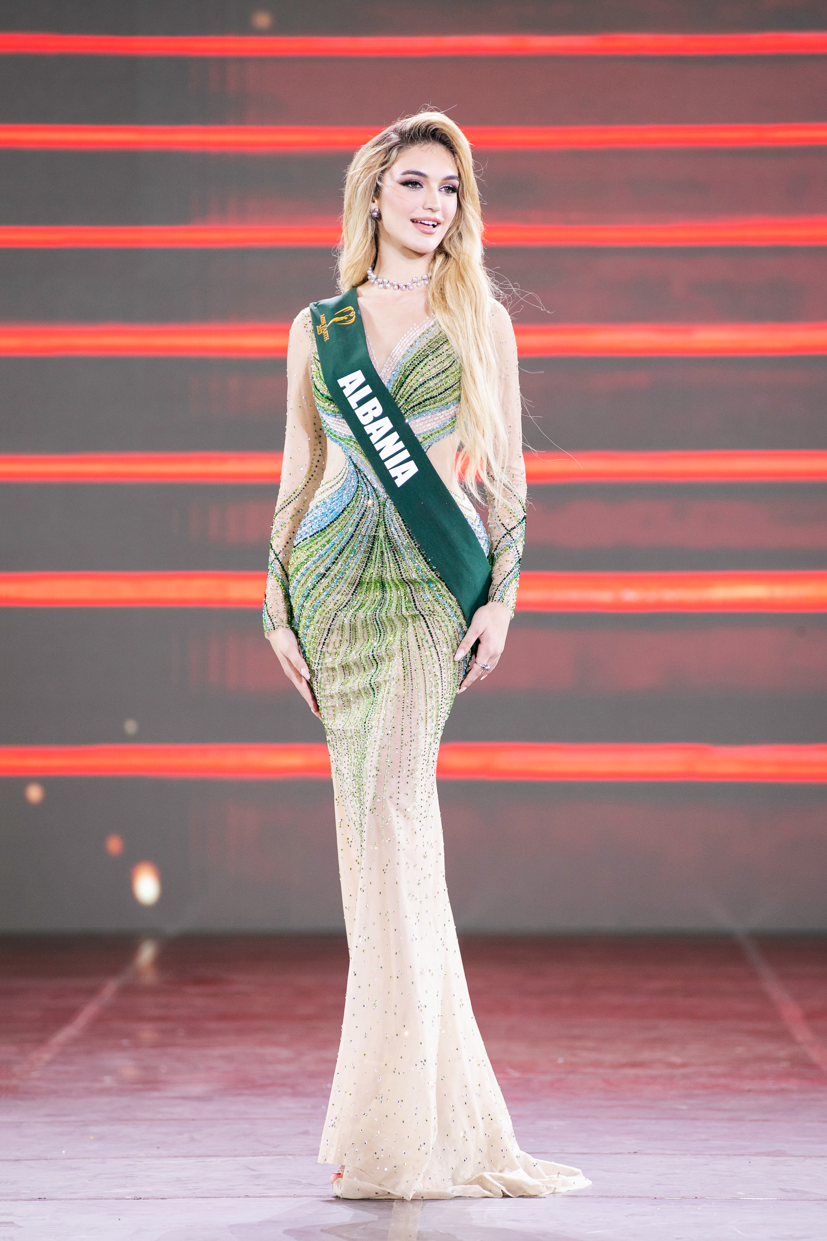 Top 8 Miss Earth 2023 lộ diện: Đại diện Việt Nam Đỗ Lan Anh được gọi tên - Ảnh 11.