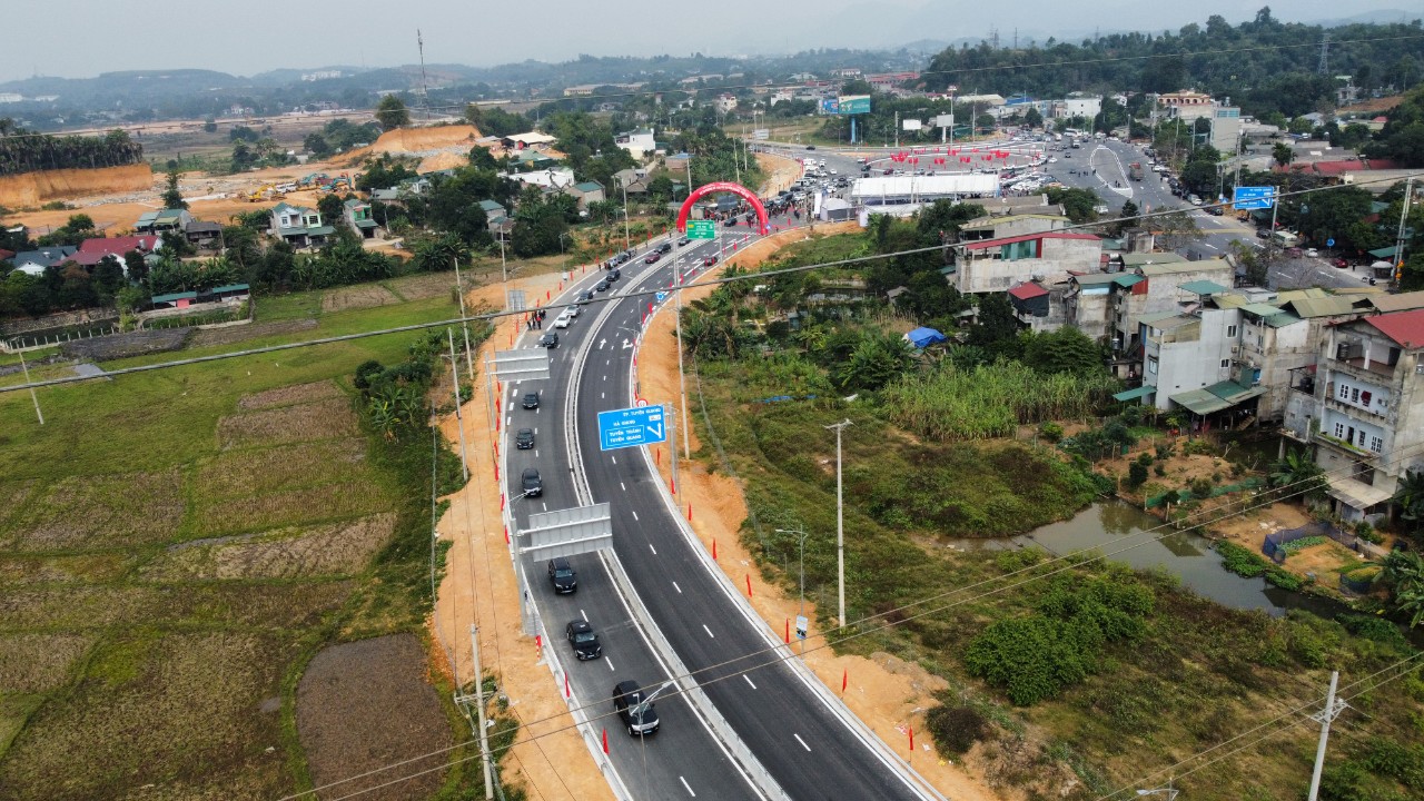 Bộ GTVT đồng loạt khánh thành bốn dự án giao thông lớn - Ảnh 3.