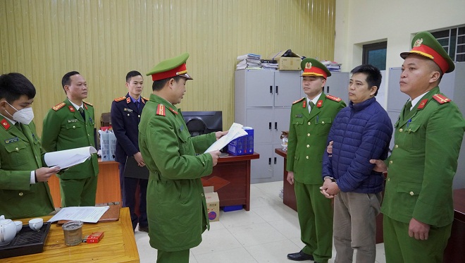 Hà Giang: Bắt tạm giam Phó trưởng phòng Tài nguyên và Môi trường huyện Xín Mần - Ảnh 1.