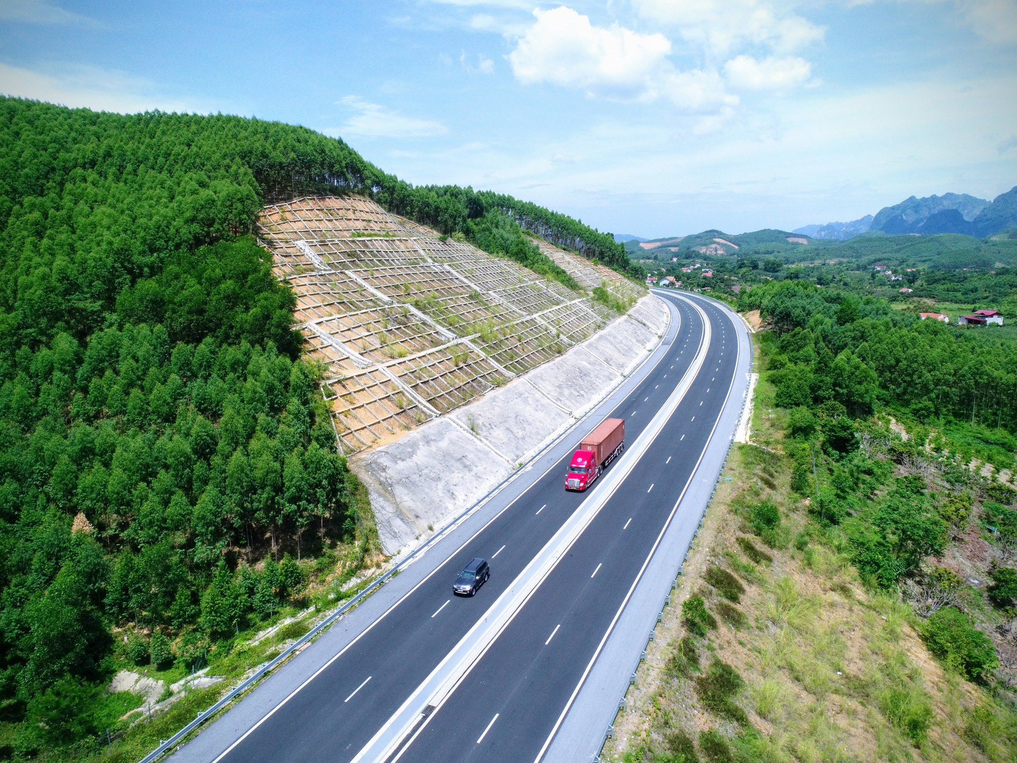 Nhà đầu tư trông chờ cơ chế gỡ khó dòng vốn cho cao tốc Bắc Giang - Lạng Sơn - Ảnh 1.