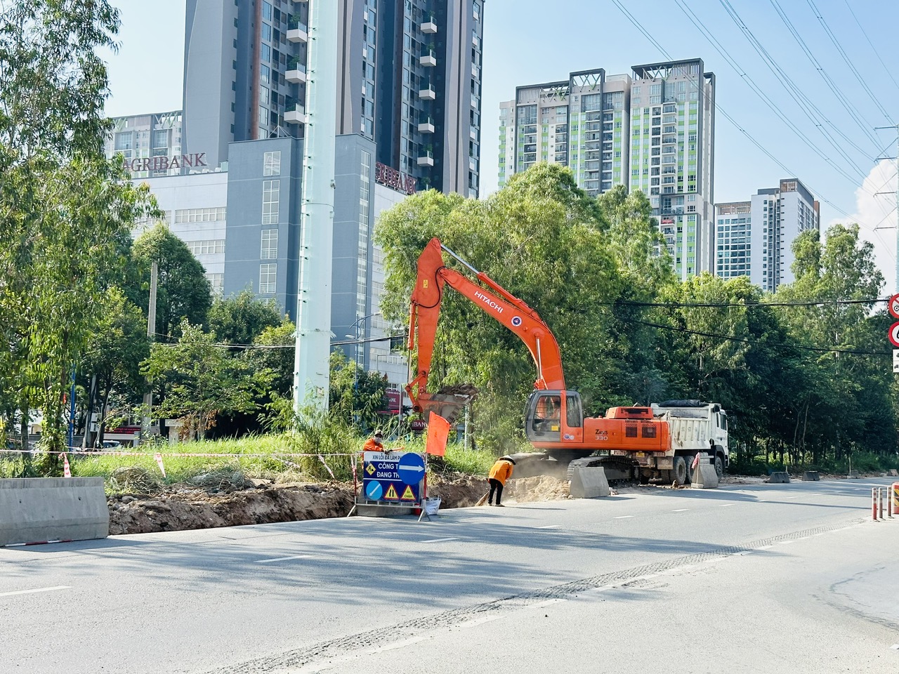 Dự án đổi 2 nhà thầu đường Đồng Văn Cống sẽ về đích trước Tết Nguyên đán 2024  - Ảnh 1.