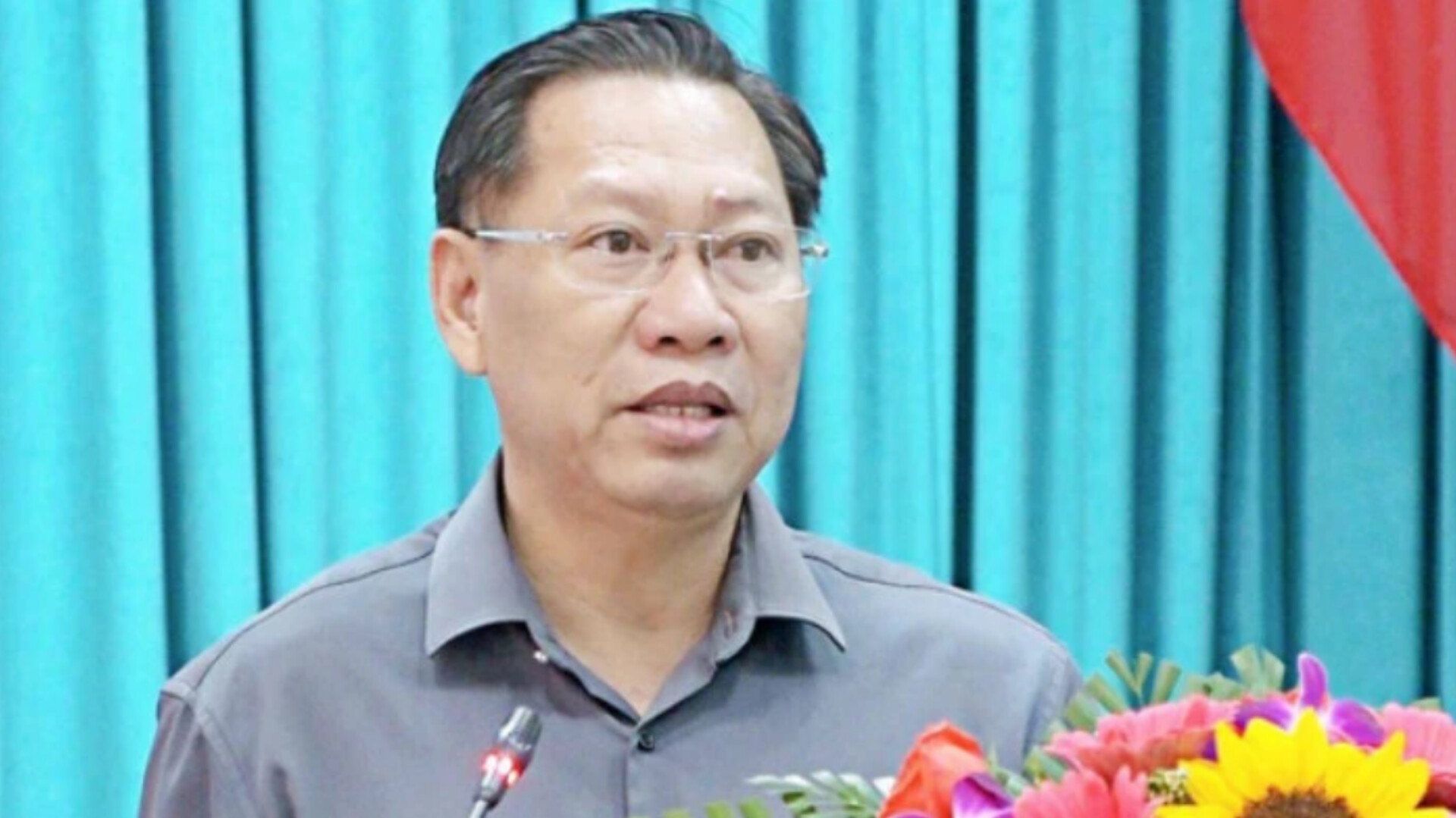 Toàn cảnh vụ Chủ tịch An Giang bị bắt liên quan đường dây khai thác cát lậu - Ảnh 2.