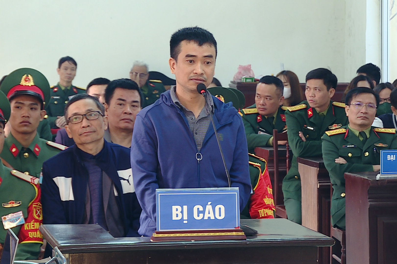 Xét xử đại án Việt Á: Hơn 70 luật sư bào chữa cho 2 cựu bộ trưởng và 36 bị cáo- Ảnh 1.