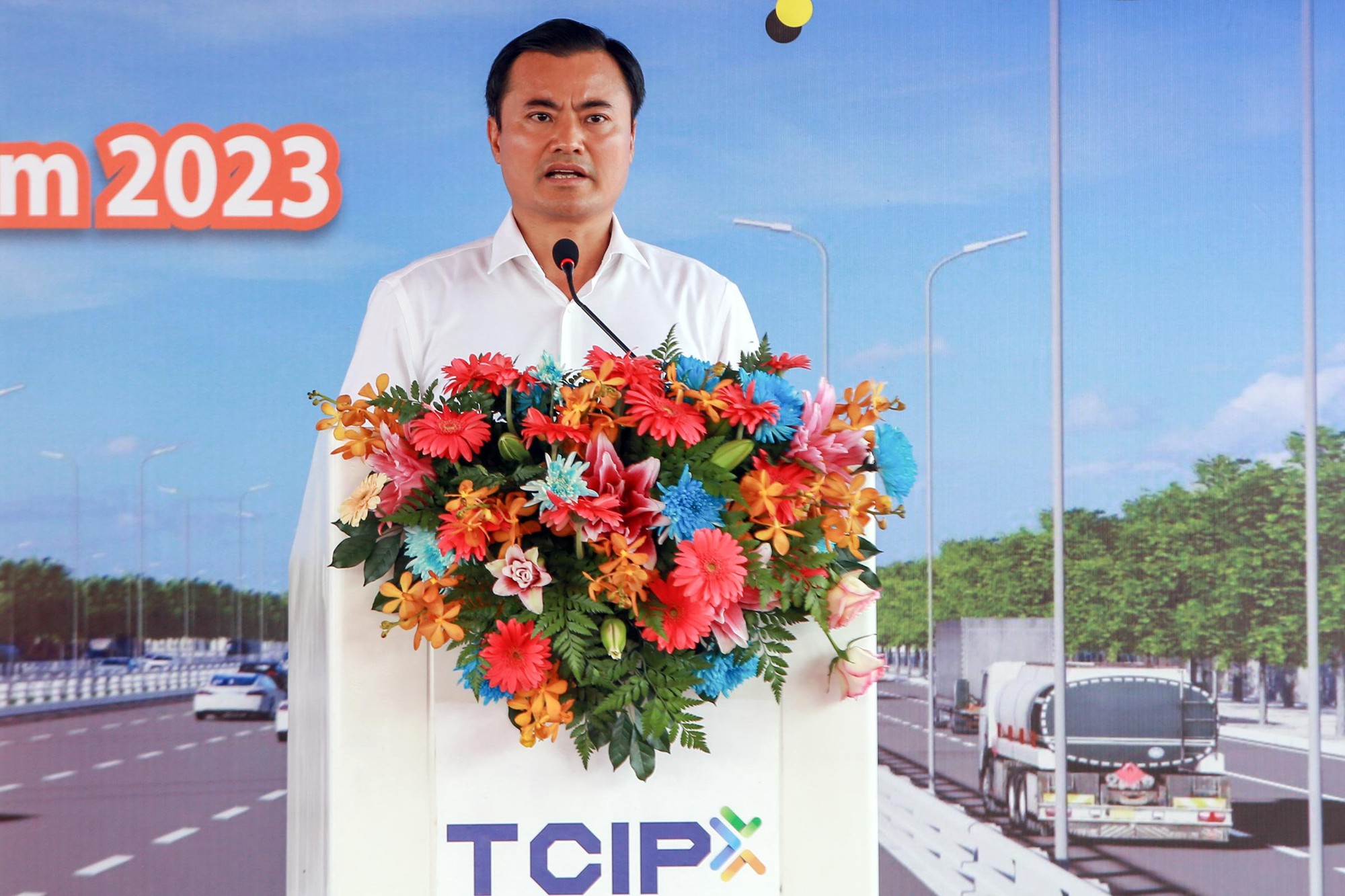 TP.HCM sẽ hoàn thành sớm 2 dự án giải tỏa kẹt xe cửa ngõ Tân Sơn Nhất, Nam Sài Gòn - Ảnh 1.