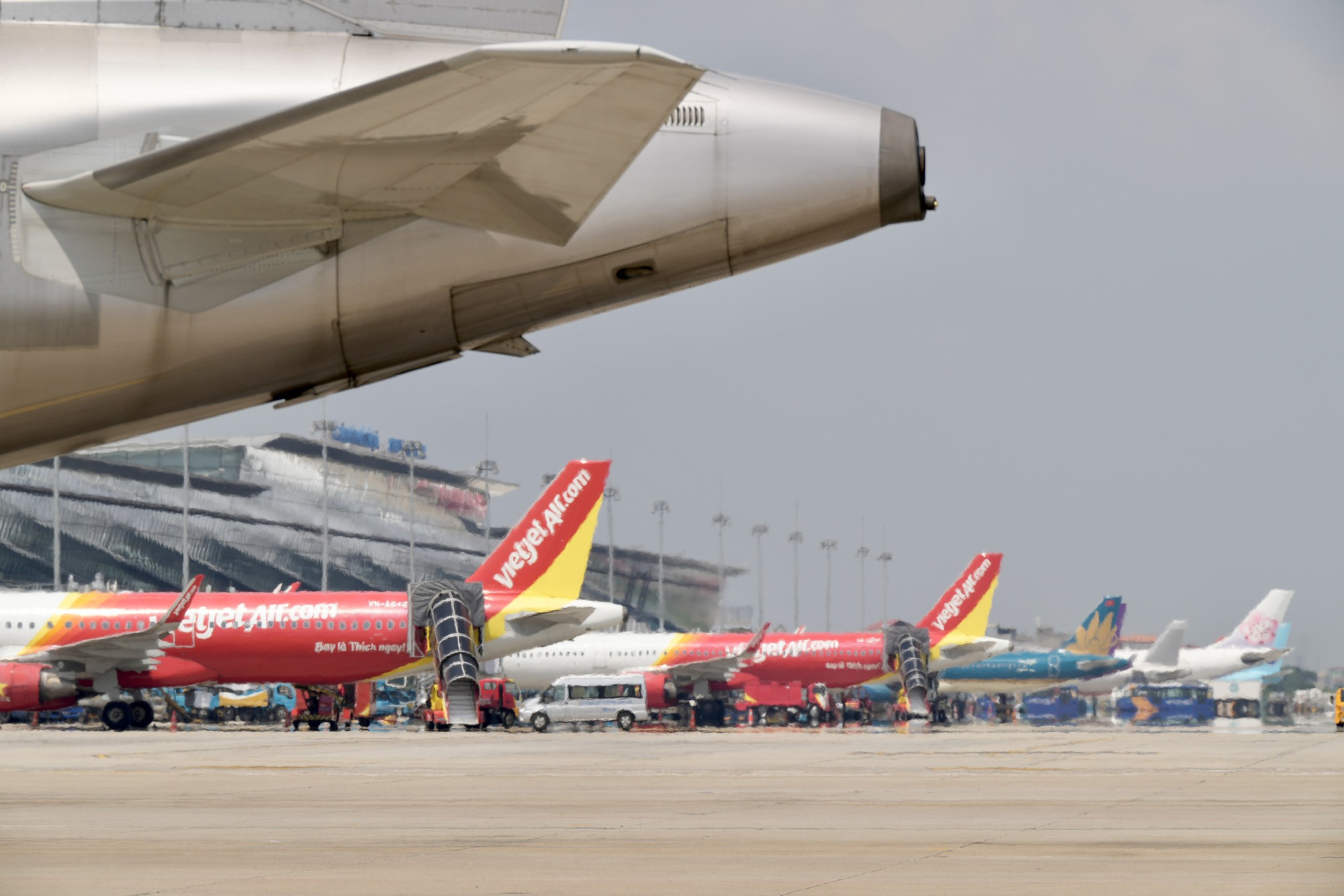 Ngày cao điểm Tết Dương lịch, sân bay Nội Bài dự đón hơn 85 nghìn khách  - Ảnh 1.