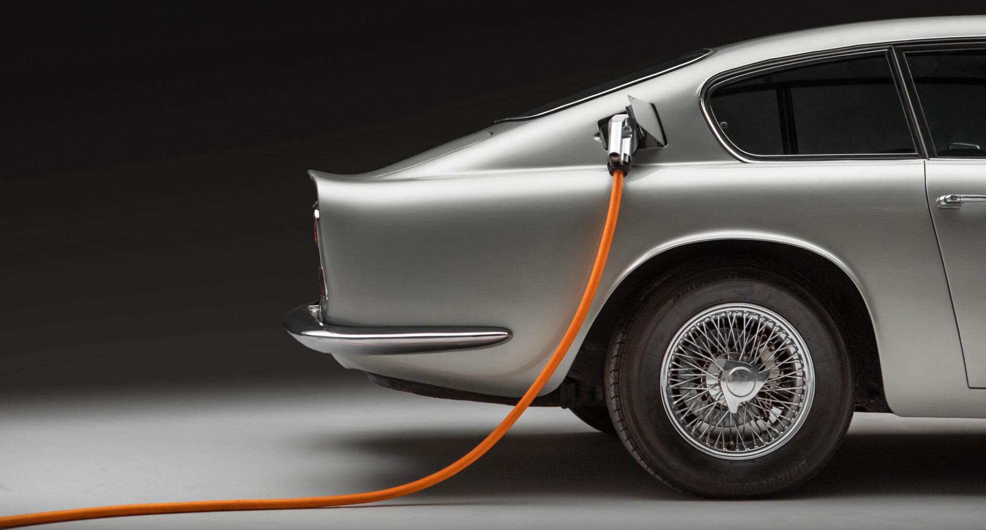 Aston Martin DB6 thuần điện có giá bán gần 20 tỷ đồng