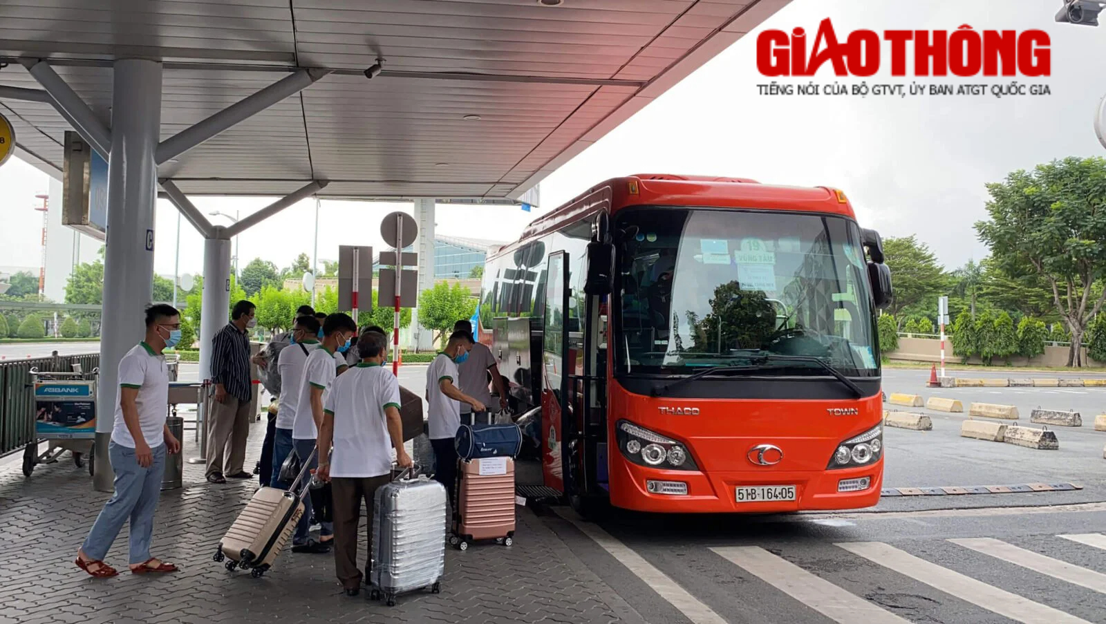 Tuyến xe khách Đà Lạt - TP Hồ Chí Minh 2 phút sẽ có một xe xuất bến - Ảnh 1.