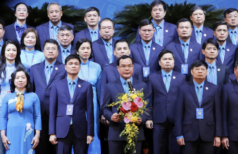 Ông Nguyễn Đình Khang tái đắc cử Chủ tịch Tổng Liên đoàn Lao động Việt Nam - Ảnh 1.