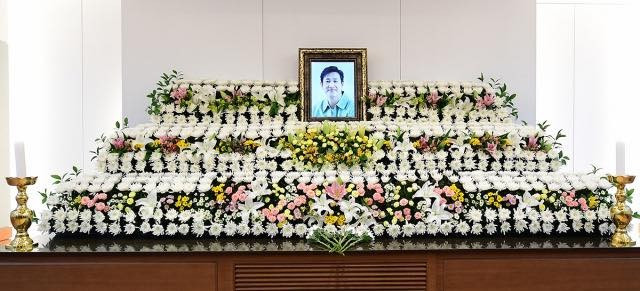 Ngành công nghiệp giải trí Hàn Quốc đình trệ trước cái chết của Lee Sun Kyun- Ảnh 1.