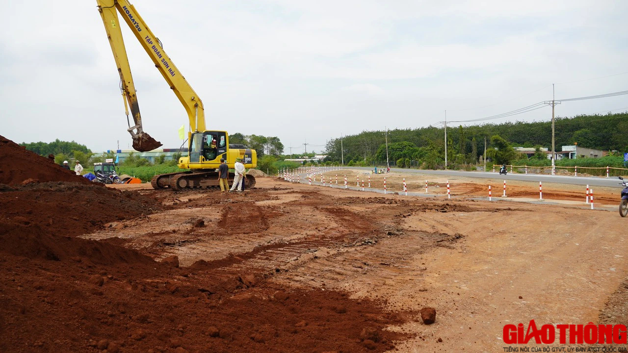 Hàng loạt dự án giao thông lớn đua tiến độ trong những ngày cuối năm- Ảnh 10.