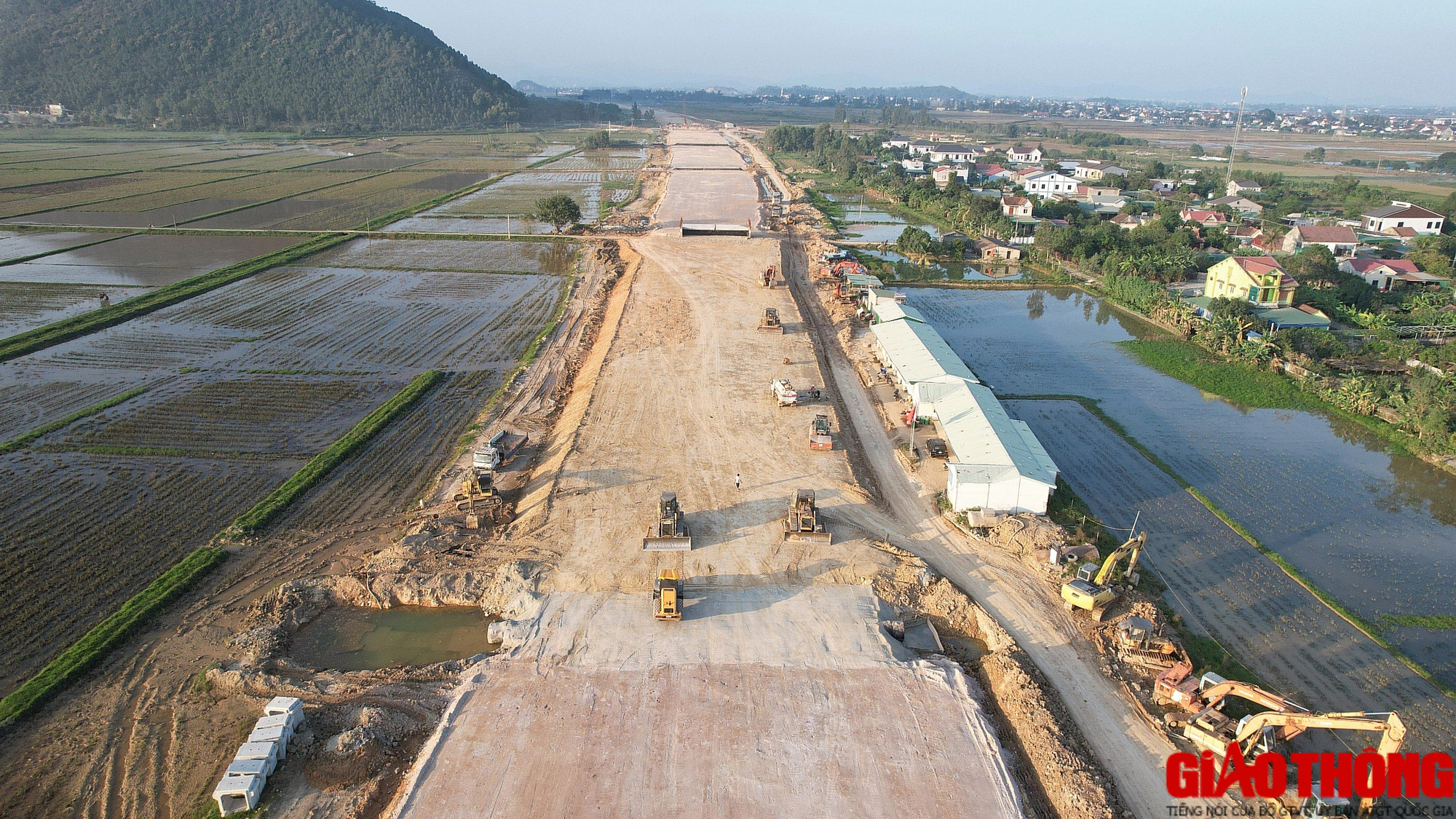 Ngày cuối năm trên đại công trường cao tốc Diễn Châu - Bãi Vọt- Ảnh 7.