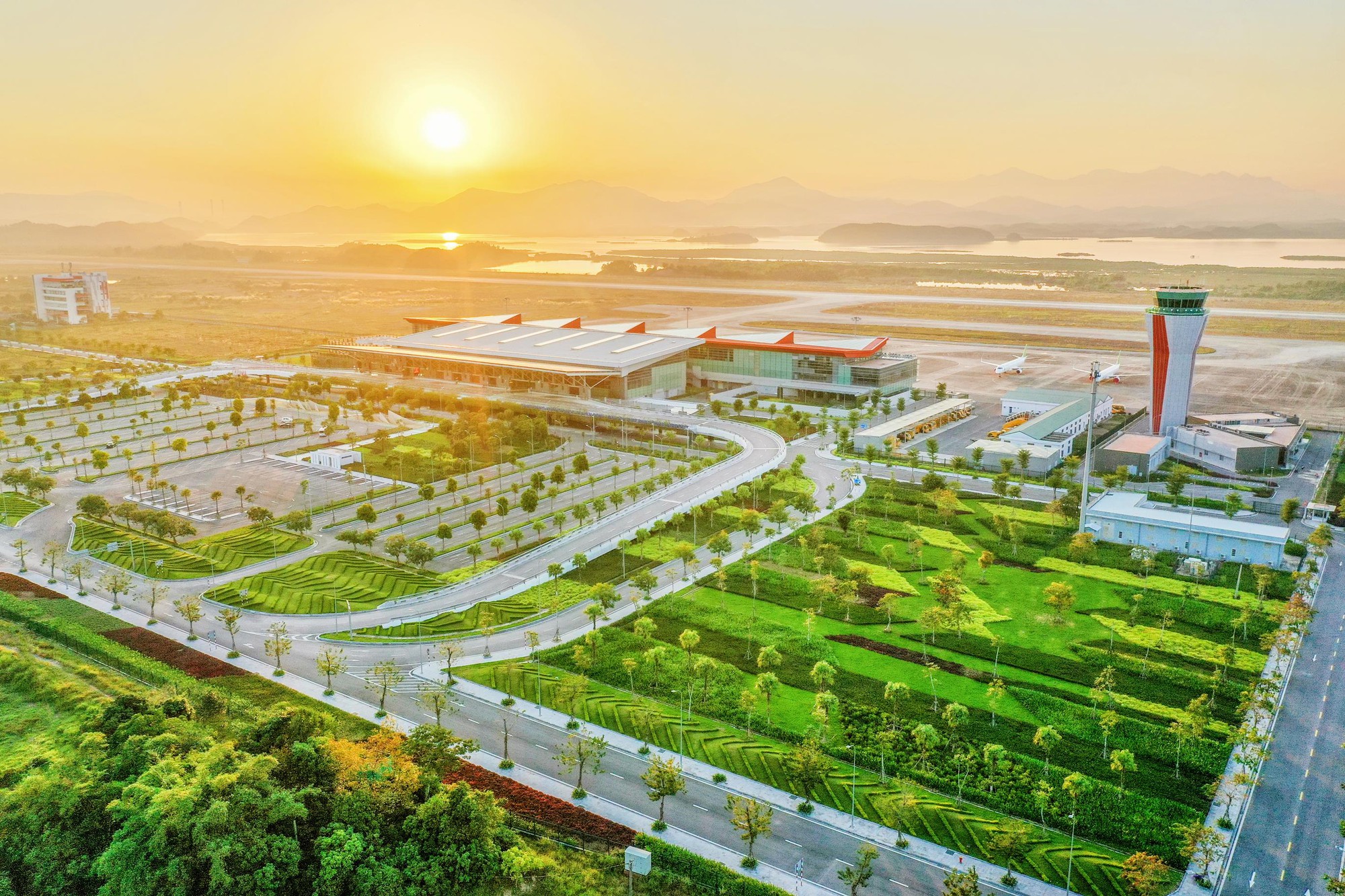Dấu ấn sau 5 năm Quảng Ninh khánh thành ba công trình giao thông trọng điểm- Ảnh 3.
