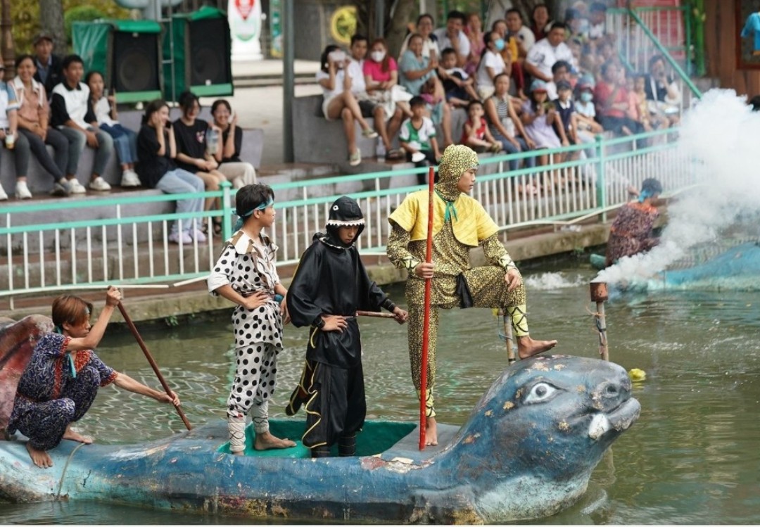 TP.HCM: Nhiều điểm vui chơi thu hút khách dịp tết Dương lịch- Ảnh 2.