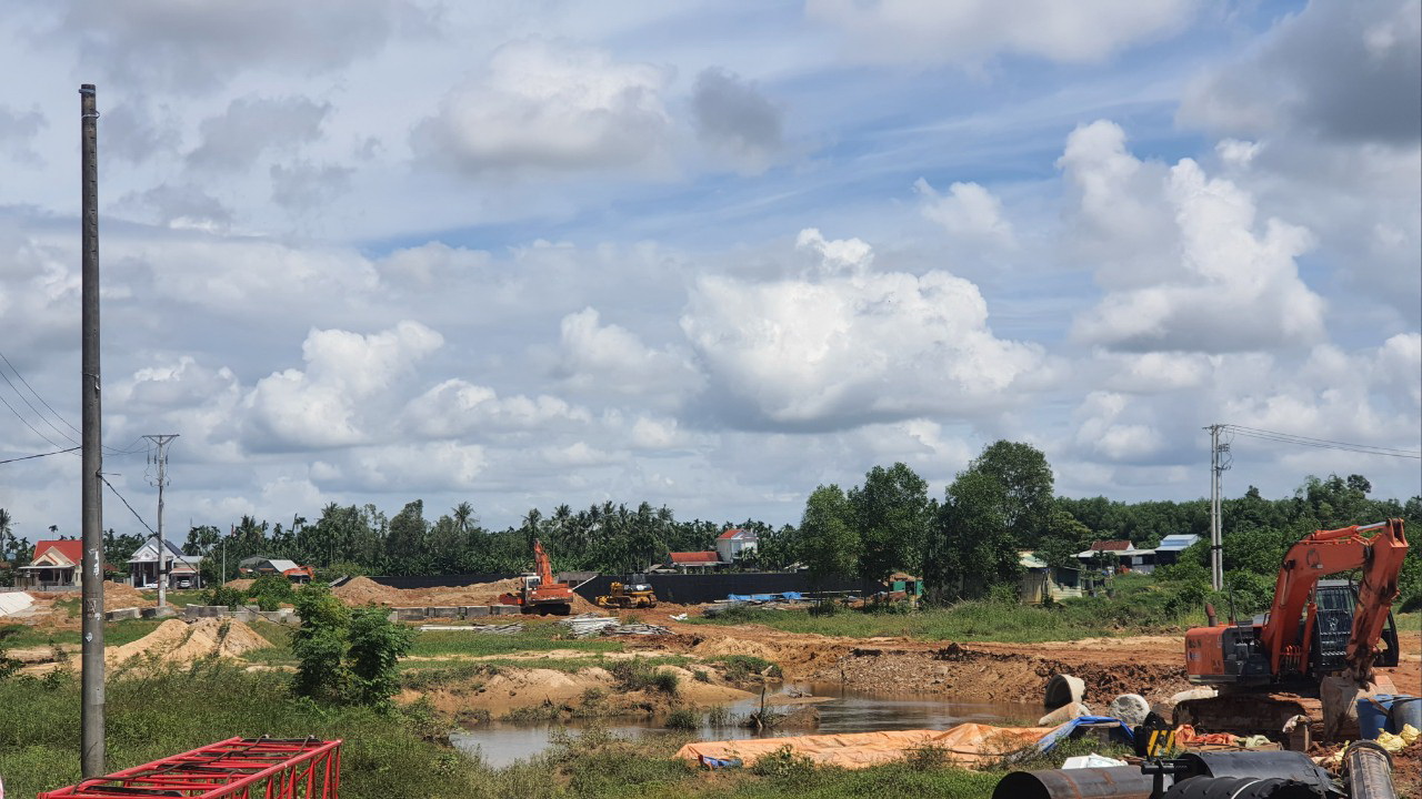Chậm ra mỏ vật liệu cản tiến độ cao tốc Quảng Ngãi-Hoài Nhơn - Ảnh 4.