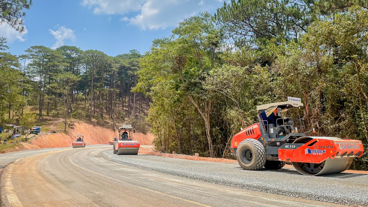 Hoàn thành dự án mở rộng đèo Prenn trước Tết Nguyên đán 2024 - Ảnh 2.