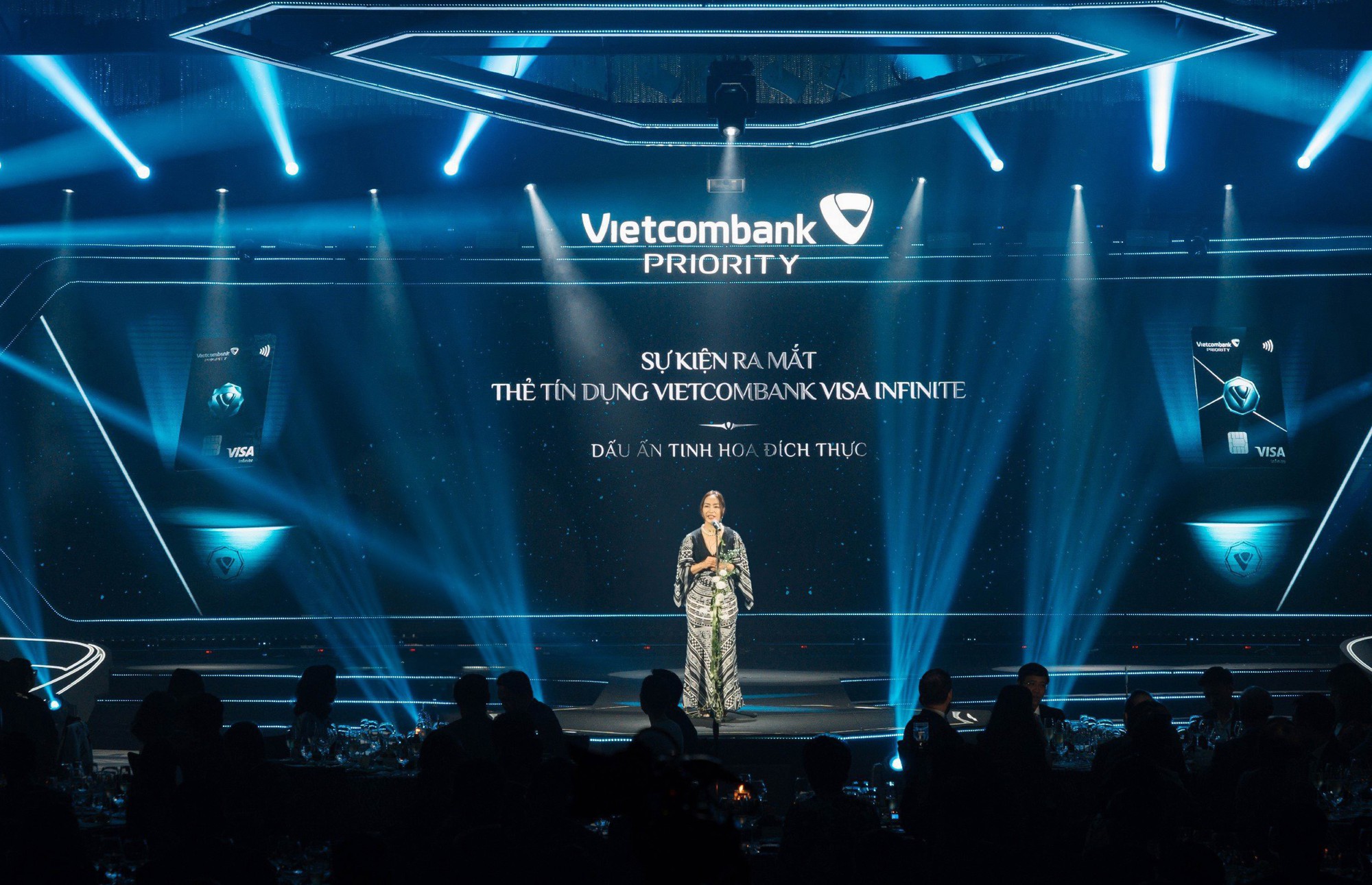 Vietcombank ra mắt Thẻ tín dụng Visa Infinite - Ảnh 2.