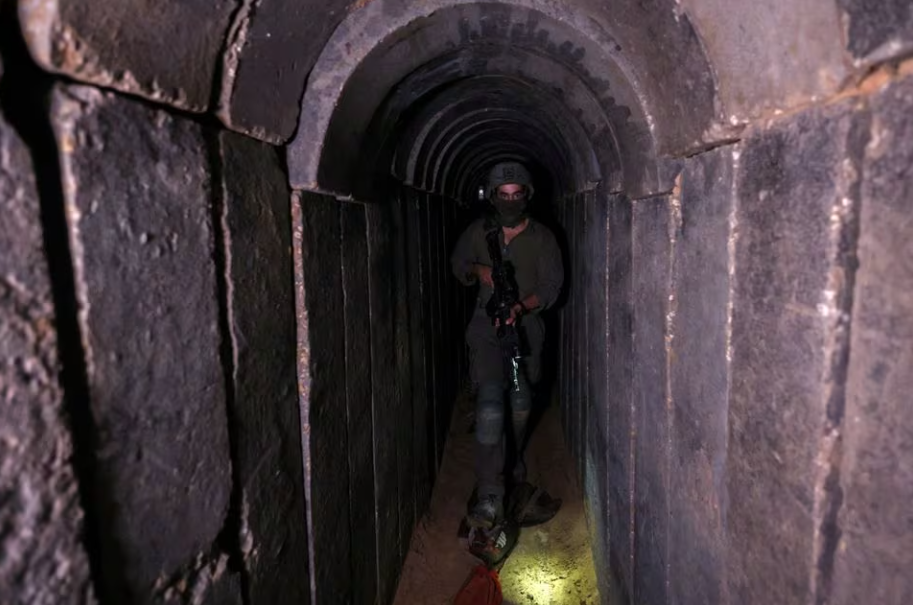 Israel phát hiện 800 lối vào đường hầm của Hamas bên dưới Dải Gaza - Ảnh 1.