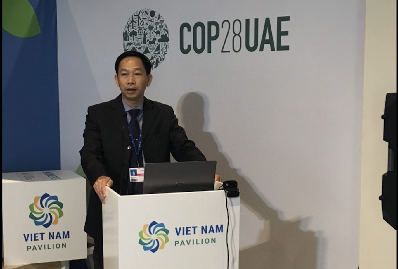 Việt Nam chia sẻ kinh nghiệm chuyển đổi sử dụng xe điện tại COP28 - Ảnh 2.
