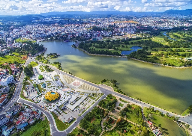 Phó thủ tướng yêu cầu Lâm Đồng đảm bảo khởi công cao tốc Tân Phú - Bảo Lộc vào quý I/2024 - Ảnh 1.