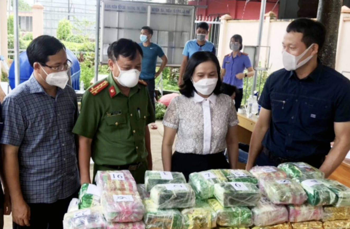 Tiêu hủy gần 50kg ma túy trong vụ án ma túy siêu lớn tại Đồng Nai - Ảnh 1.