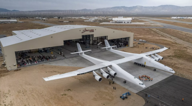 Máy bay lớn nhất thế giới bay thử nghiệm với phương tiện đẩy siêu vượt âm   - Ảnh 1.