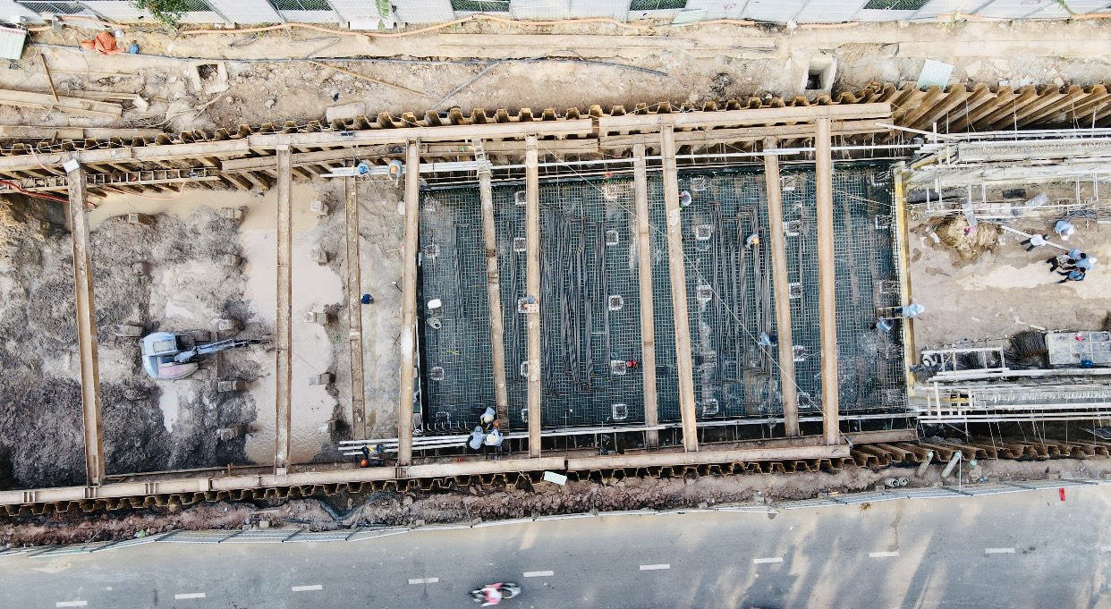 Những hình ảnh đầu tiên lộ diện hầm chui trên tuyến đường xuyên sân bay Tân Sơn Nhất  - Ảnh 6.