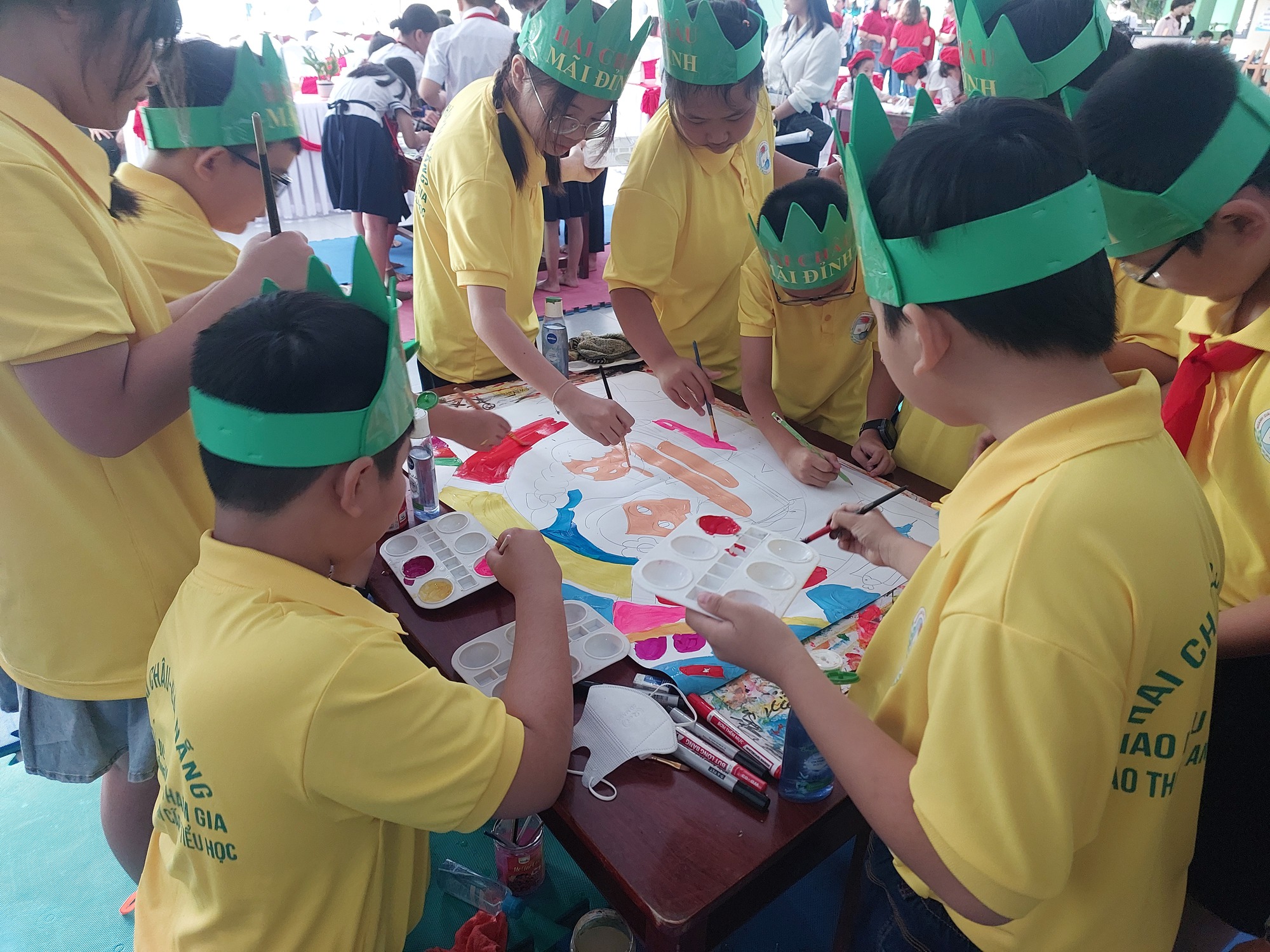Học sinh tiểu học Đà Nẵng hào hứng thi kiến thức tham gia giao thông an toàn - Ảnh 1.