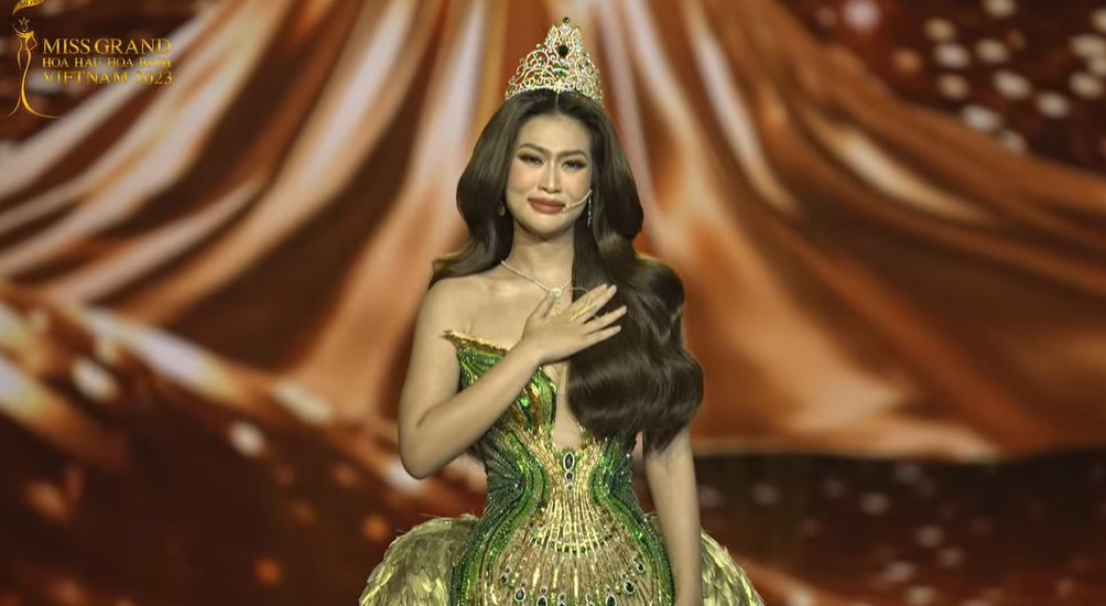 Đoàn Thiên Ân khóc nghẹn khi nhắc về người mẹ quá cố khi khép lại nhiệm kỳ Miss Grand Vietnam - Ảnh 2.