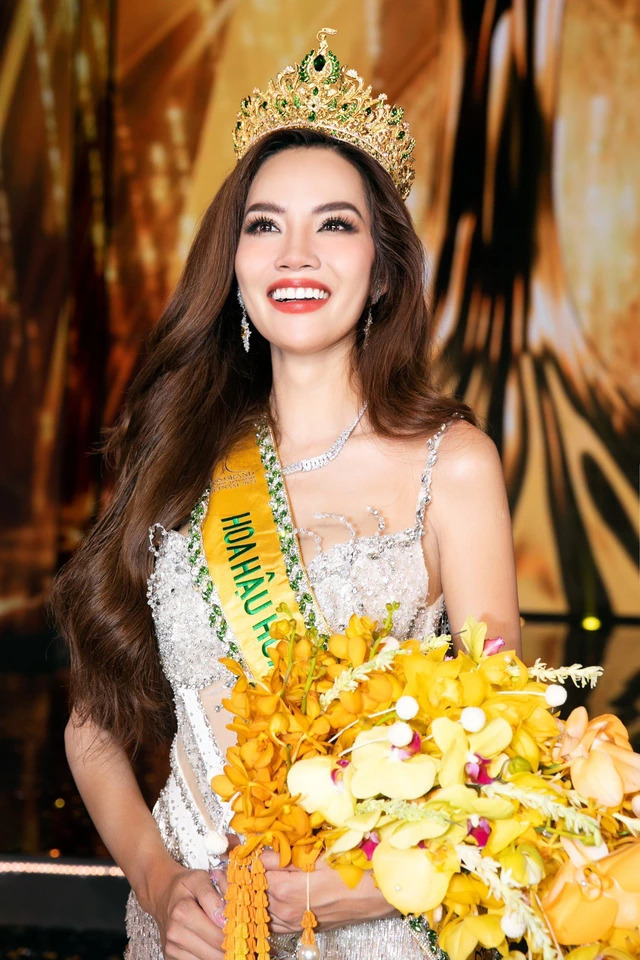 Ngắm đường cong &quot;bỏng mắt&quot; của tân Miss Grand Vietnam 2023 Lê Hoàng Phương - Ảnh 3.