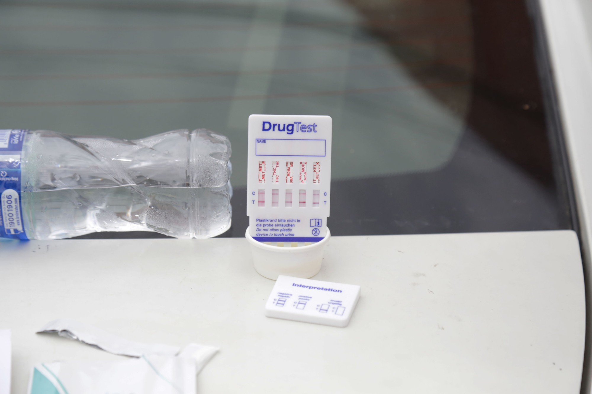CSGT sử dụng que test ma túy đặc biêt kiểm tra hàng loạt tài xế xe khách và container - Ảnh 3.