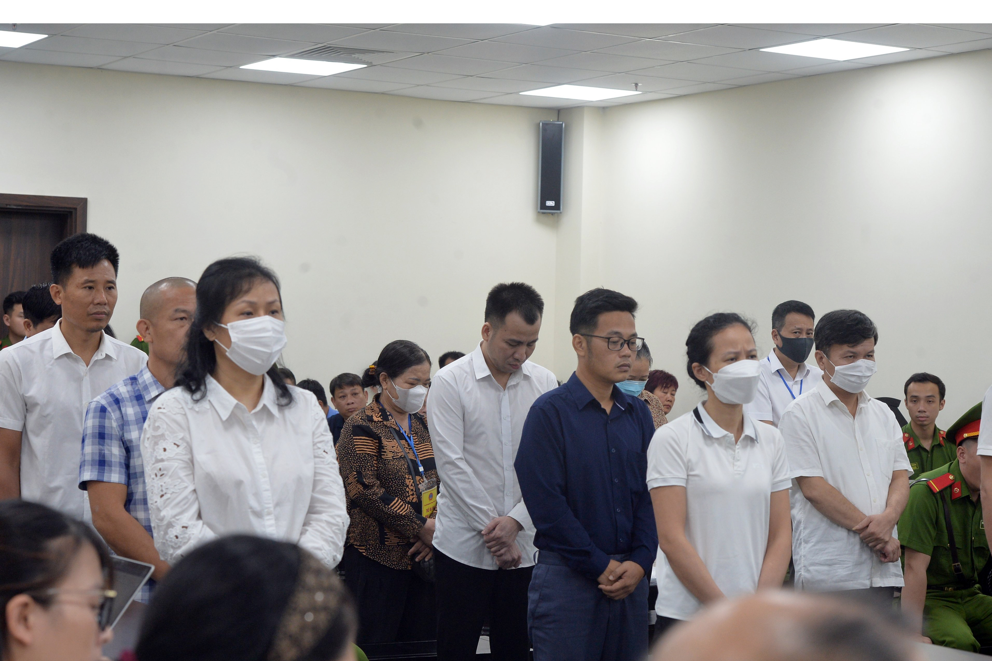 Ông Nguyễn Đức Chung nhận thêm 18 tháng tù - Ảnh 2. Ông Nguyễn Đức Chung nhận thêm 18 tháng tù - Ảnh 2.