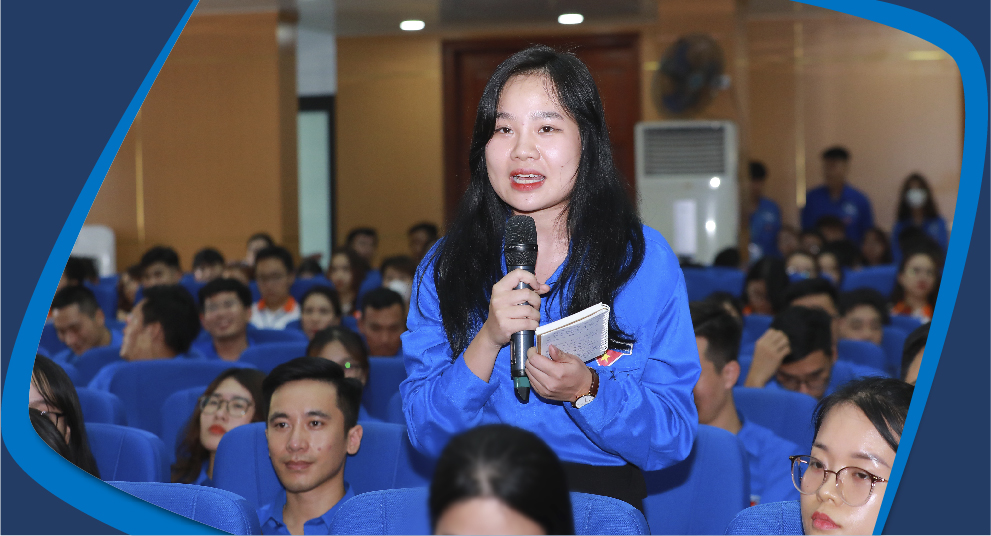 Bộ trưởng Nguyễn Văn Thắng đối thoại với thanh niên ngành GTVT chiều 28/8. Ảnh Tạ Hải