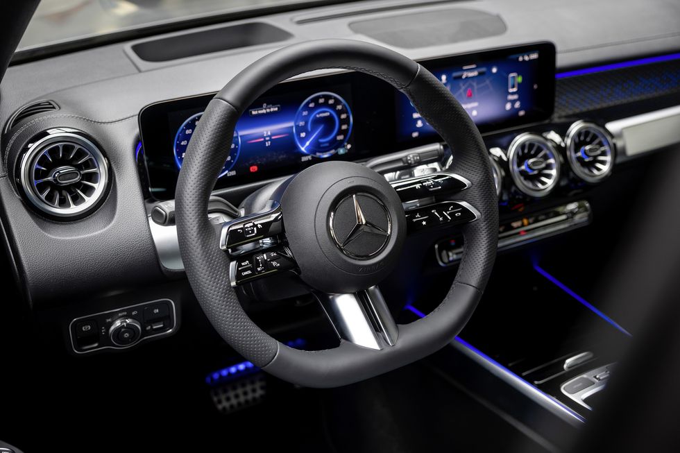 Mẫu SUV điện Mercedes-Benz EQB 2024 ra mắt bản nâng cấp - Ảnh 7.