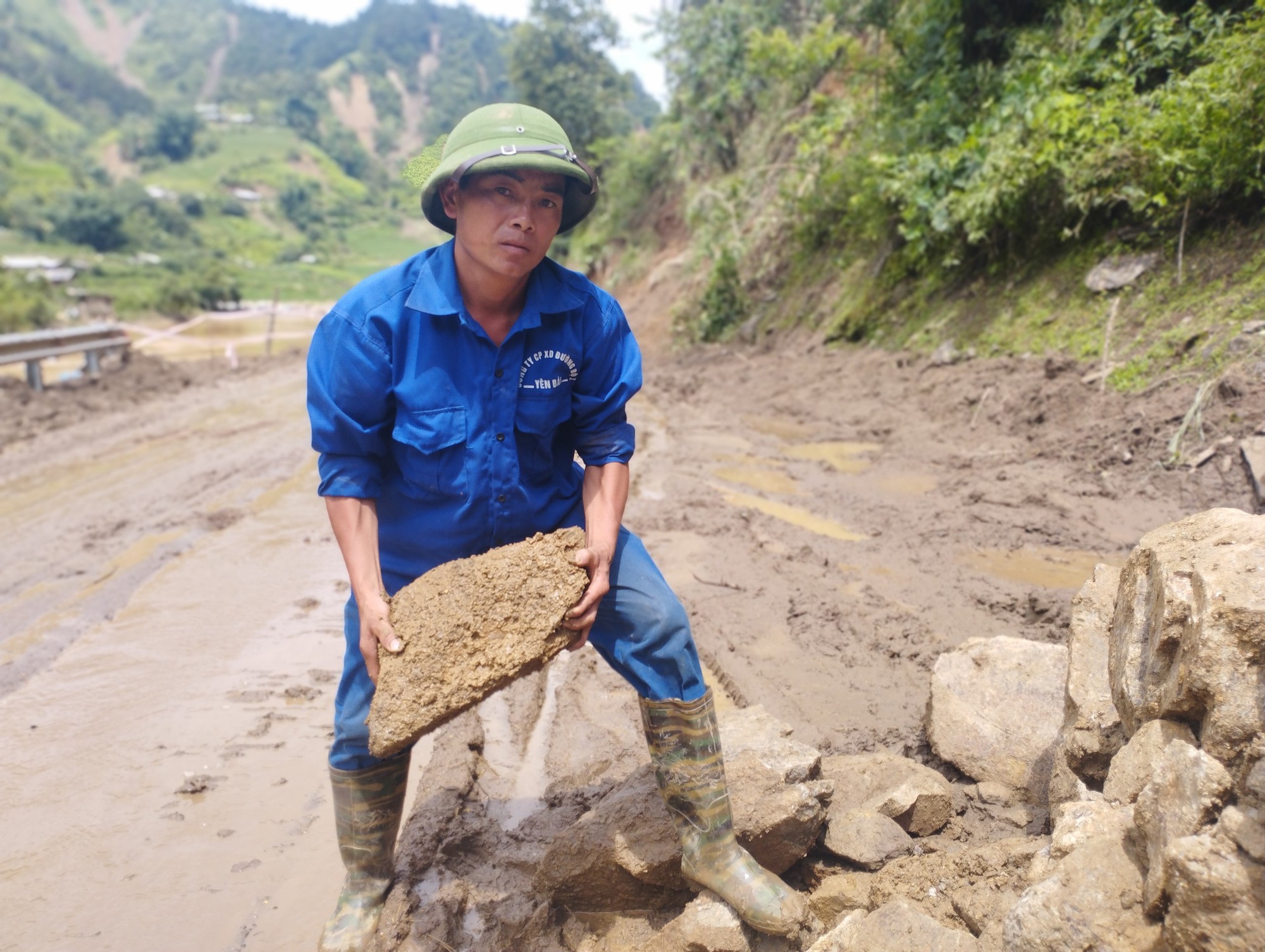 Chuyện phu đường nơi xứ sở ruộng bậc thang - Ảnh 3.