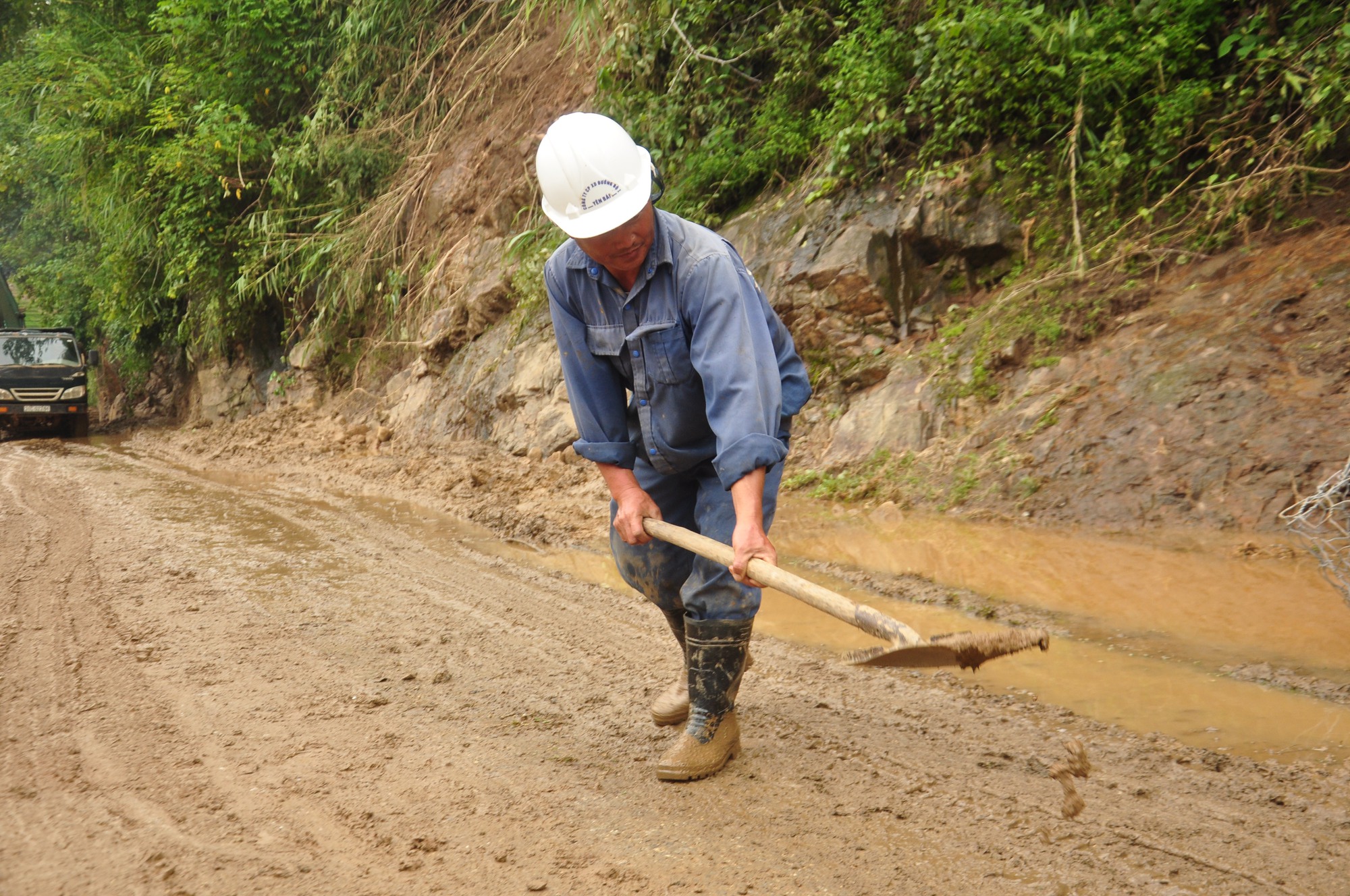 Chuyện phu đường nơi xứ sở ruộng bậc thang - Ảnh 4.