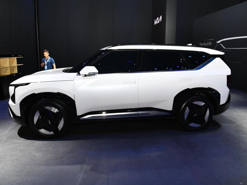 Xe điện Kia EV5 chính thức ra mắt, giá chỉ từ 526 triệu đồng  - Ảnh 9.