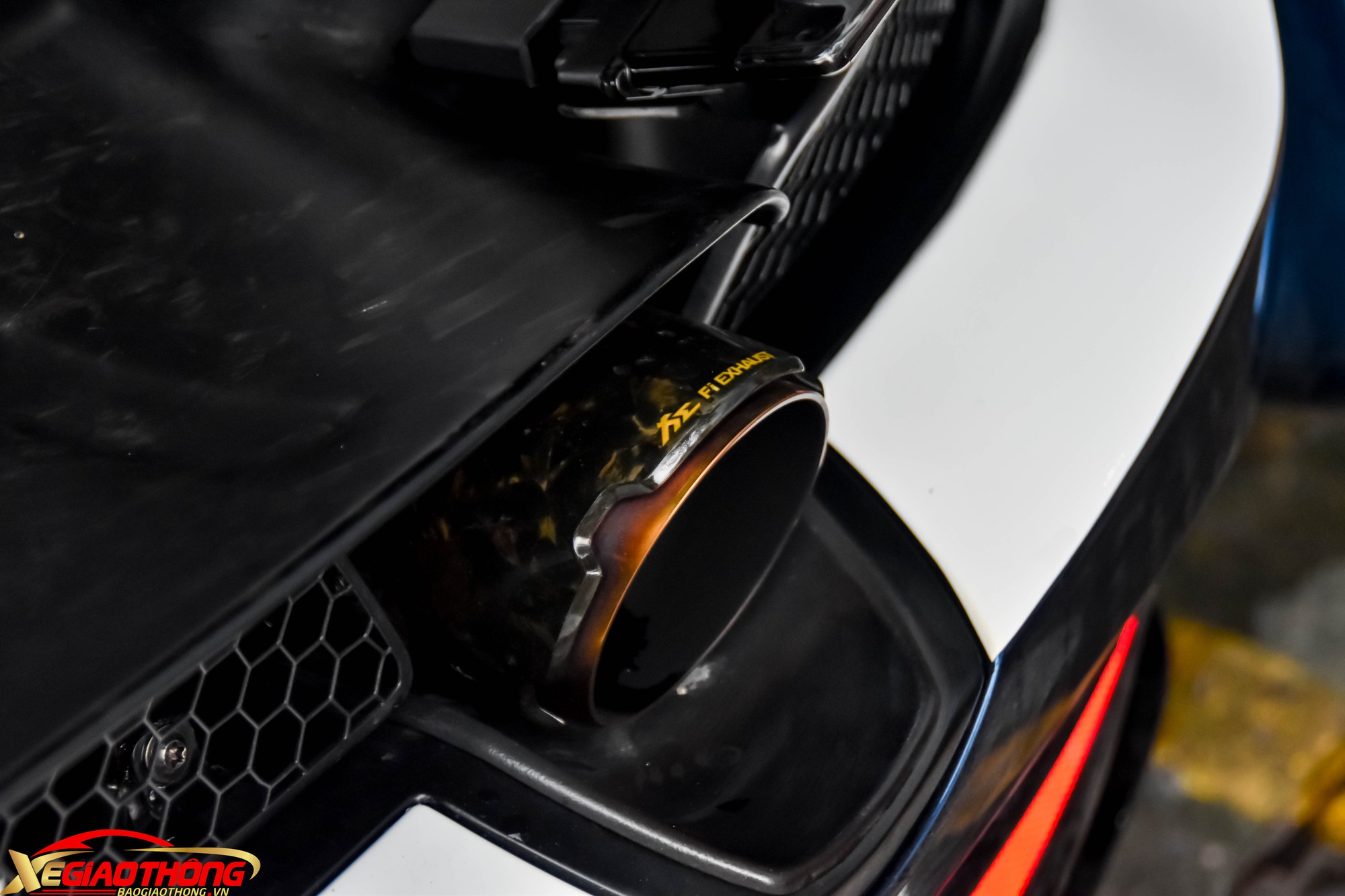 Cận cảnh siêu xe McLaren 720S độ độc nhất Việt Nam