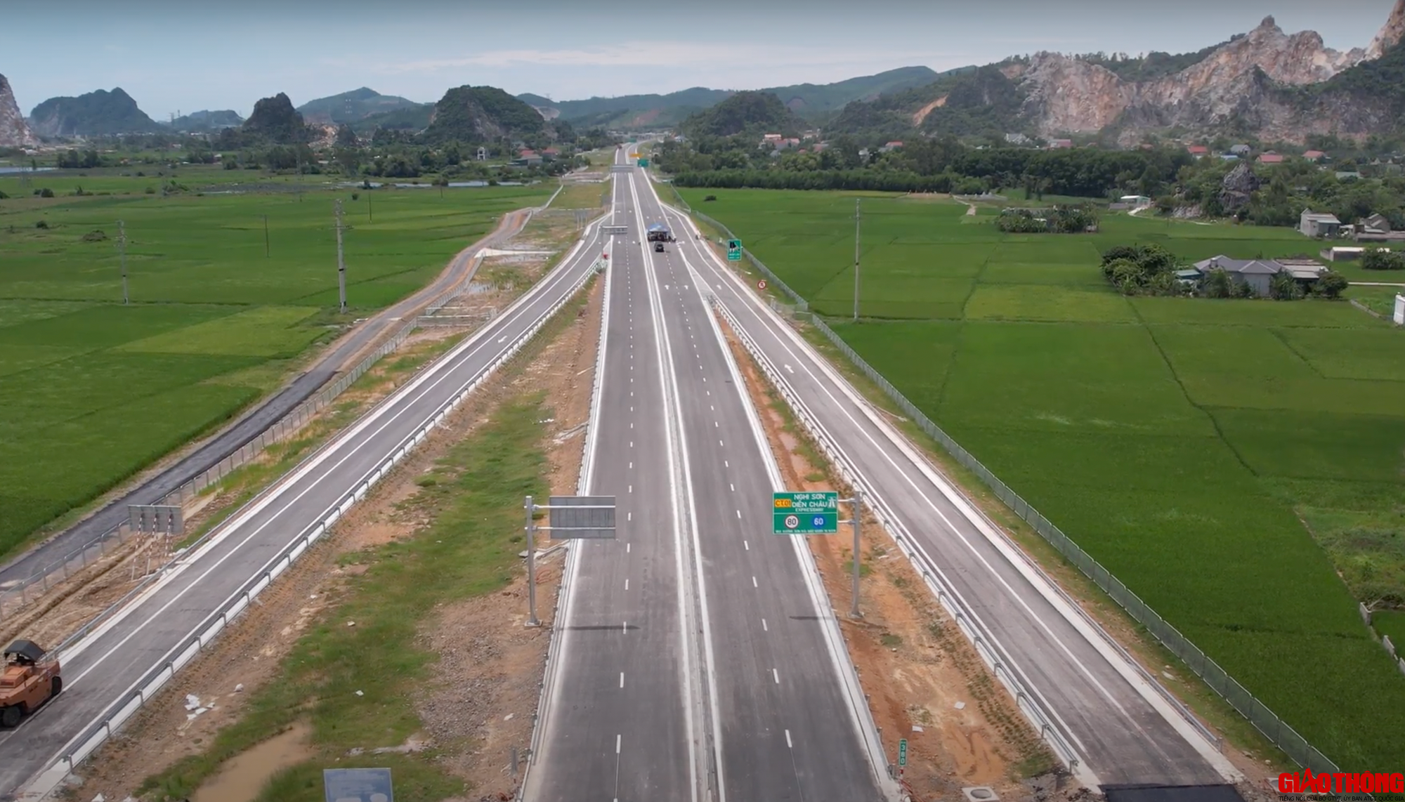 Toàn tuyến cao tốc QL45 - Nghi Sơn trước ngày thông xe - Ảnh 13.