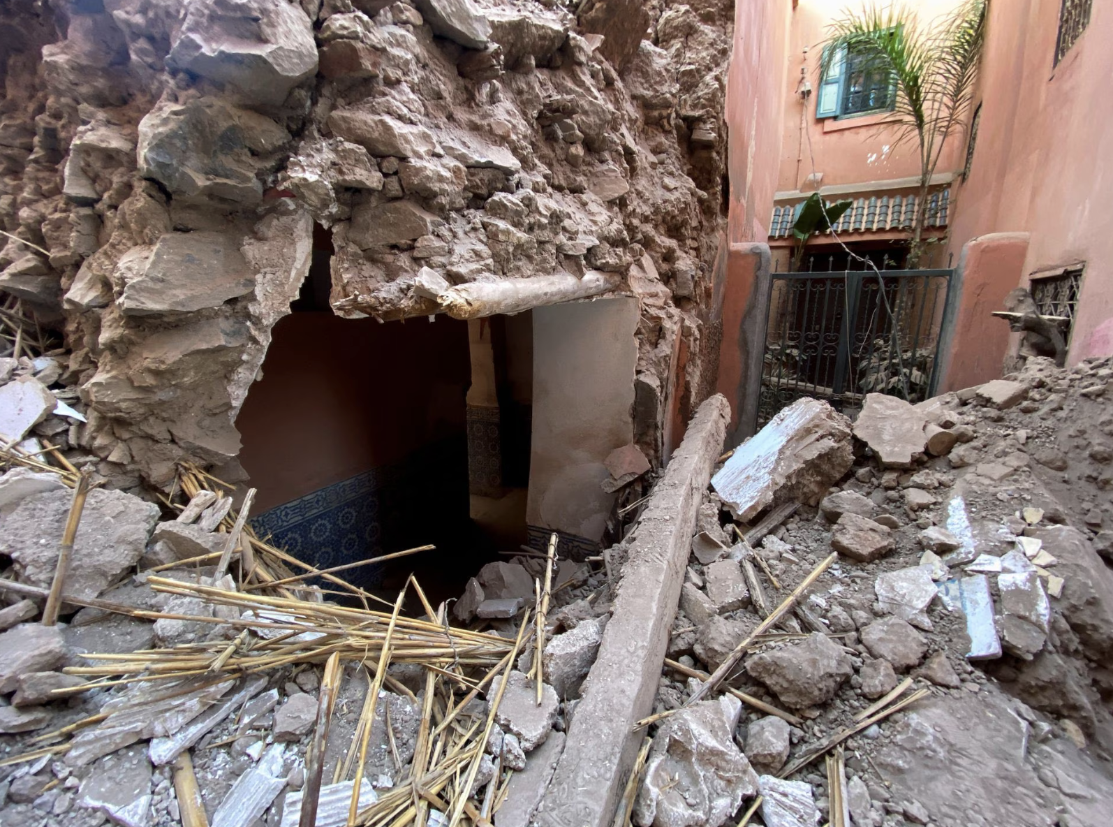 Động đất tại Maroc: Số người thiệt mạng tiếp tục tăng mạnh  - Ảnh 2.